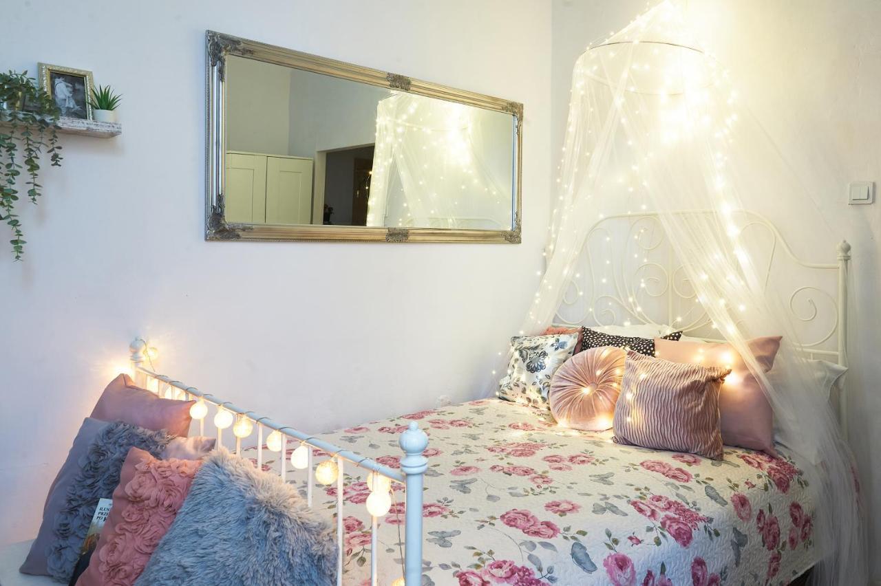 Miodowa Kazimierz Apartment Краков Экстерьер фото